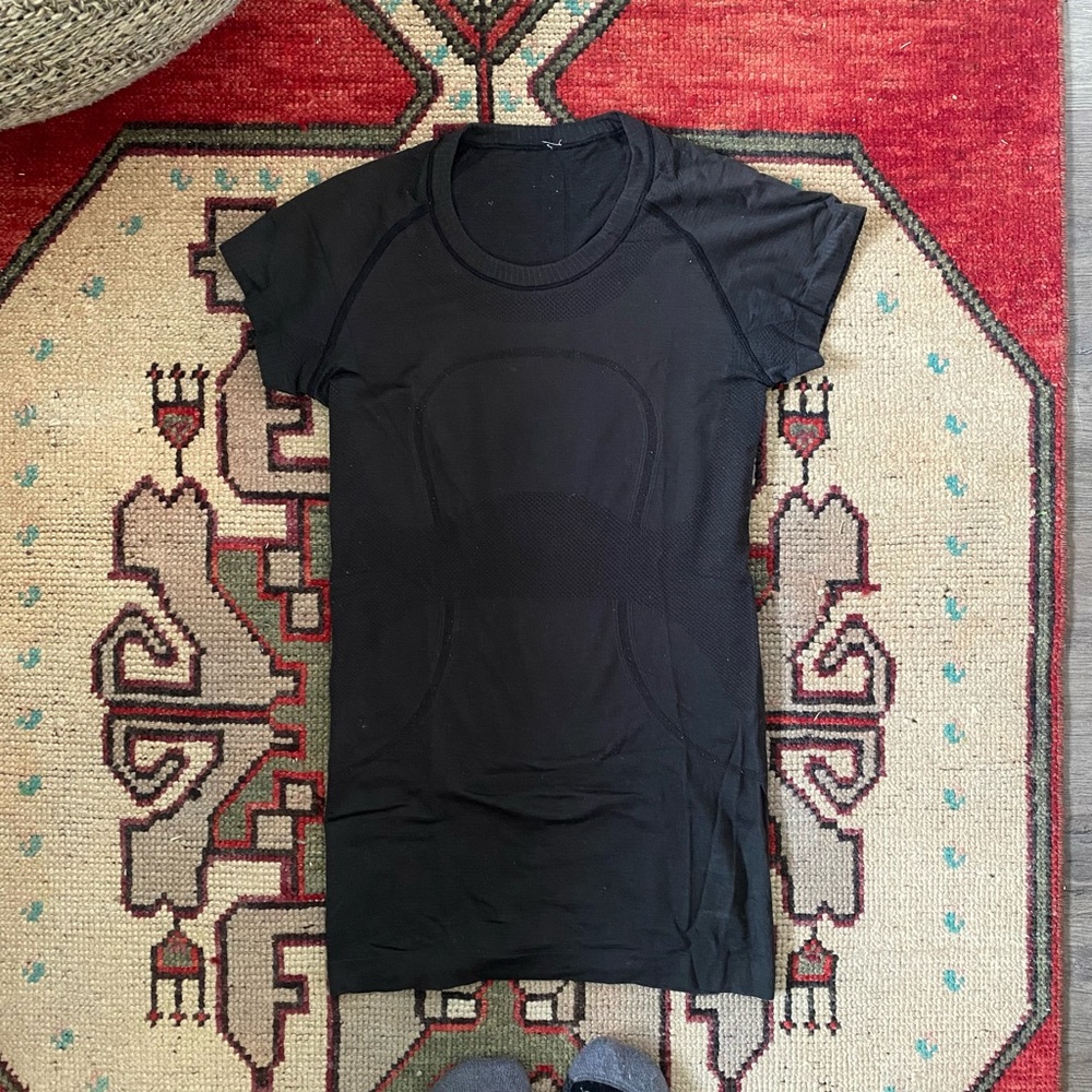 Black Lululemon Swiftly Tech Tee